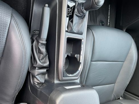 Used 2019 Toyota Tacoma TRD Off-Road image 2