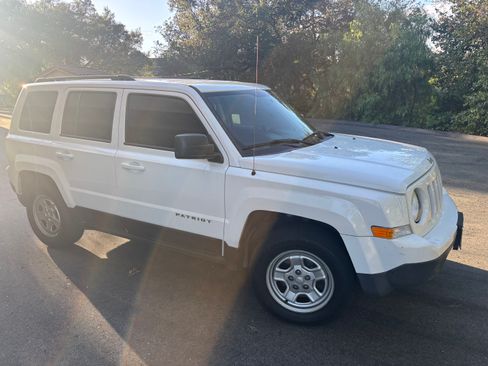 Used 2017 Jeep Patriot Sport w/ Power Value Group image 12