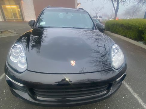 Used 2015 Porsche Cayenne Diesel AWD/4WD image 2
