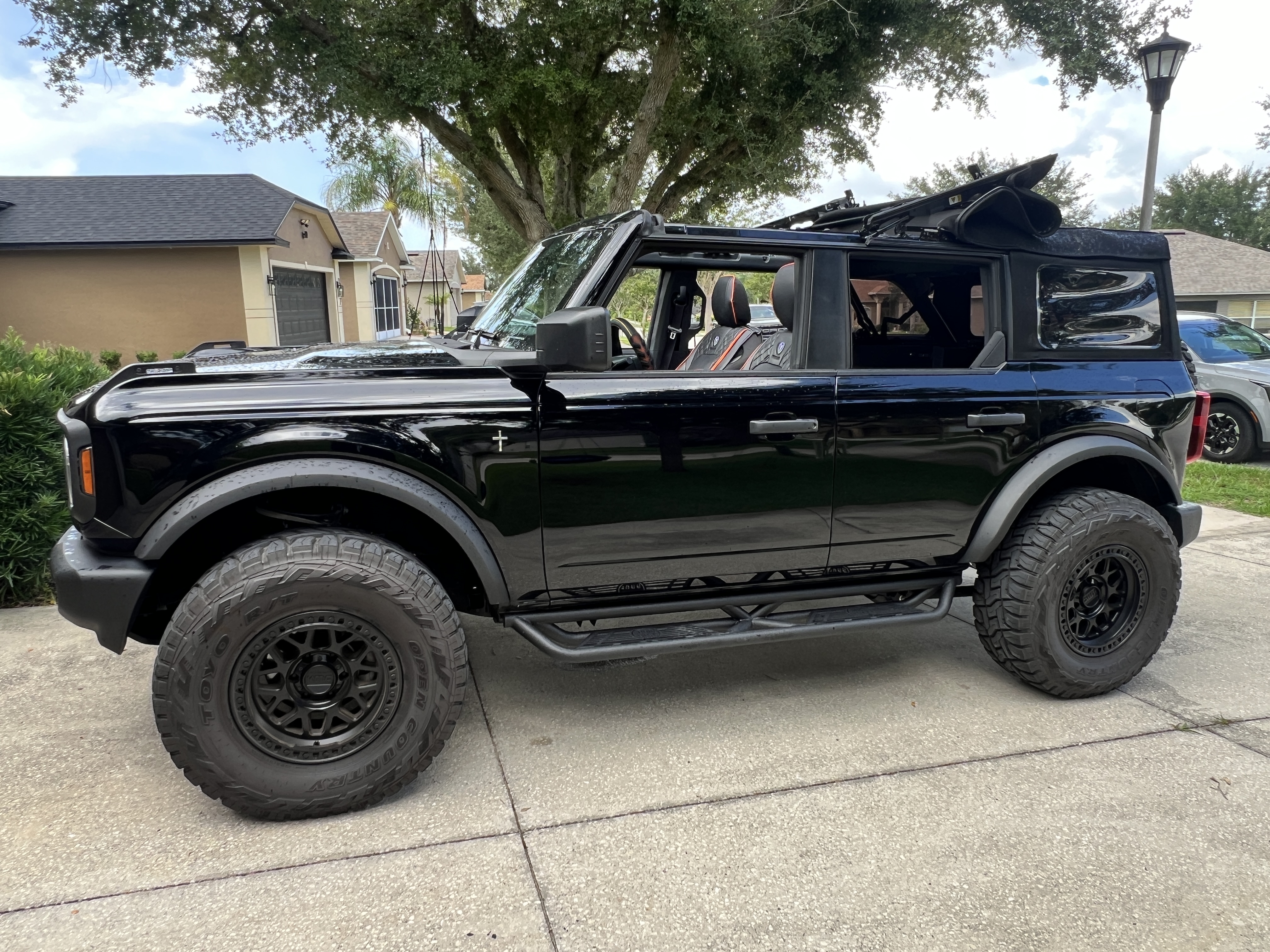 Used 2025 Ford Bronco 4-Door AWD/4WD image 14