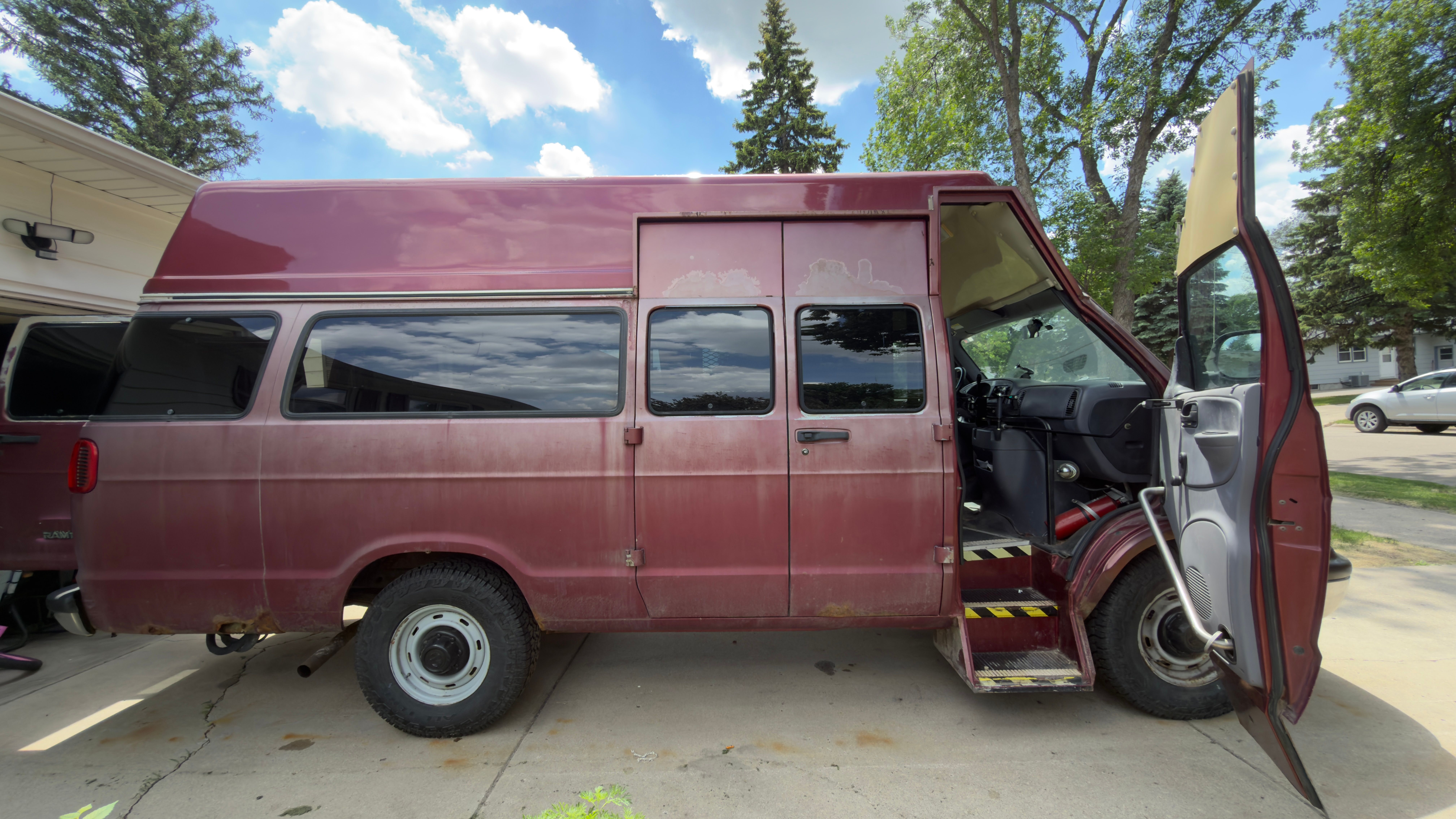 Used 1998 Dodge B3500 RWD image 11