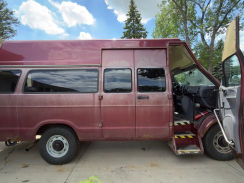 Used 1998 Dodge B3500 RWD image 11
