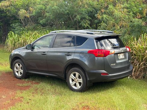 Used 2013 Toyota RAV4 XLE FWD image 1