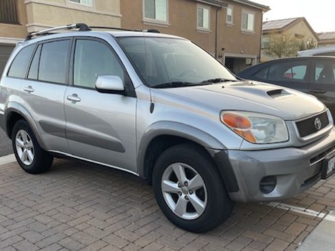Used 2005 Toyota RAV4 2WD image 4