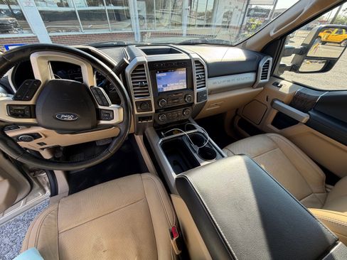 Used 2017 Ford F250 Lariat w/ Lariat Value Package image 14