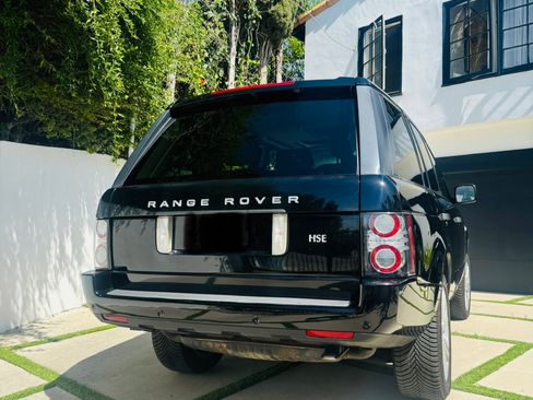 Used 2011 Land Rover Range Rover HSE image 6