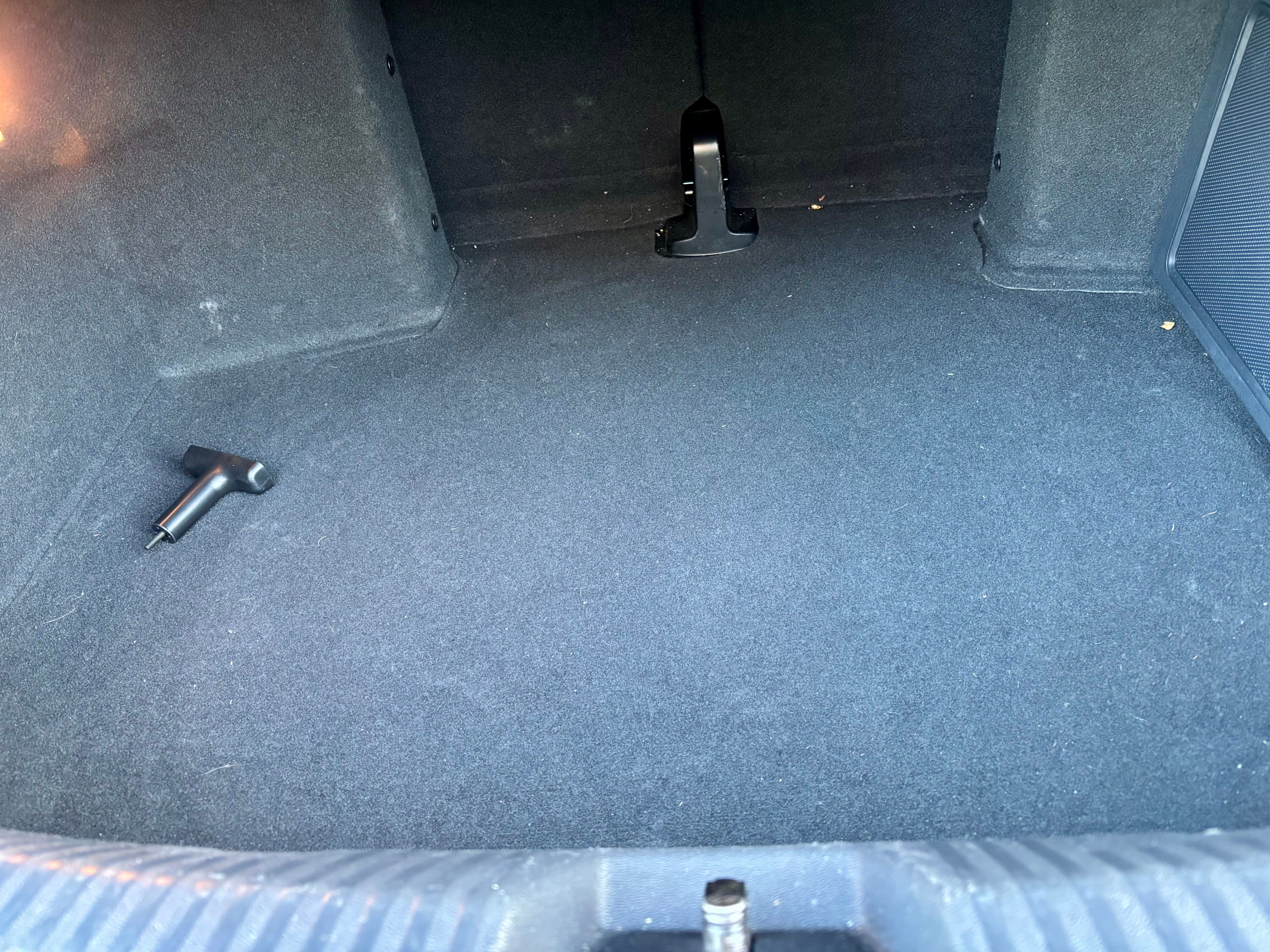 Used 2014 Volkswagen Beetle TDI FWD image 24