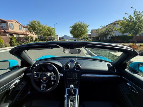 Used 2017 Porsche 718 Boxster S RWD image 10