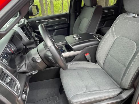 Used 2019 RAM 1500 Big Horn AWD/4WD image 4