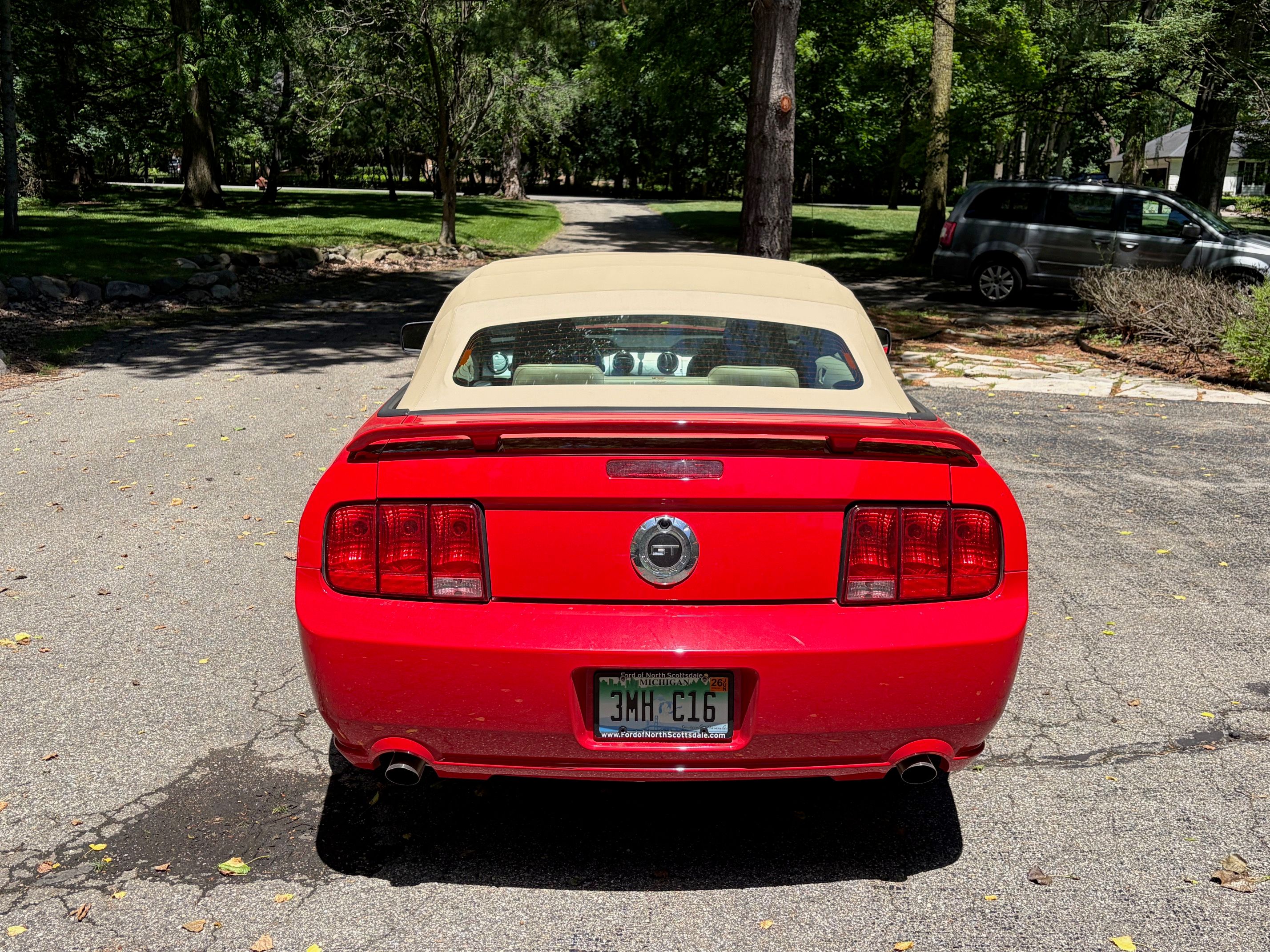 Used 2006 Ford Mustang GT RWD image 12