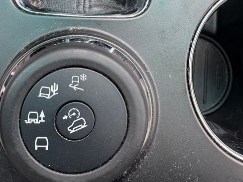 Used 2015 Ford Explorer XLT w/ Equipment Group 202A image 12