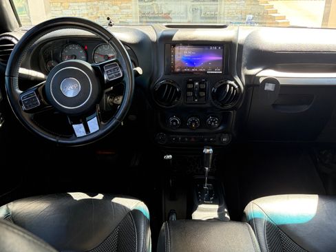 Used 2016 Jeep Wrangler Unlimited Sahara AWD/4WD image 19