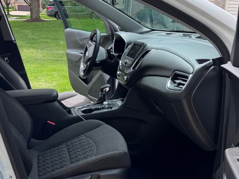 Used 2023 Chevrolet Equinox LT AWD/4WD image 14