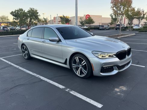 Used 2016 BMW 750i xDrive image 2