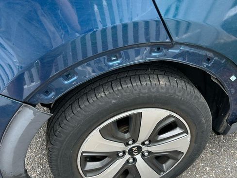 Used 2018 Kia Niro LX FWD image 5