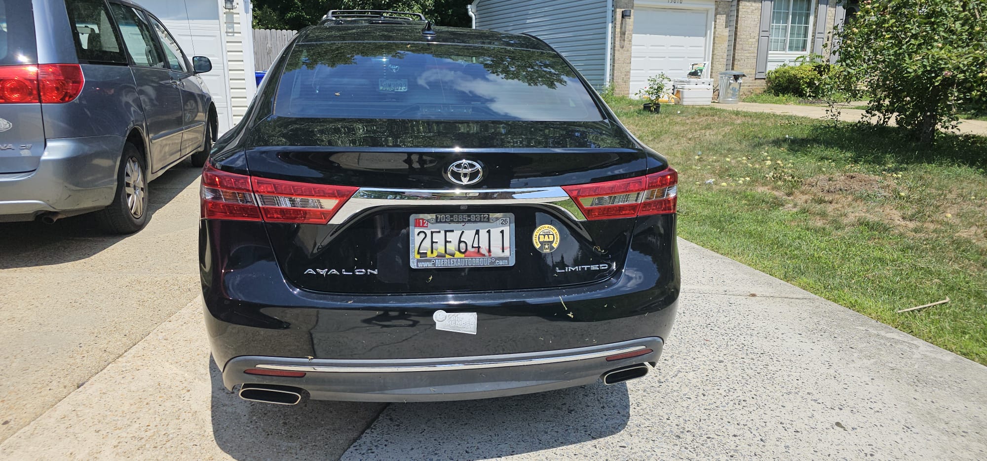 Used 2018 Toyota Avalon Limited w/ All Weather Liner Package FWD image 2