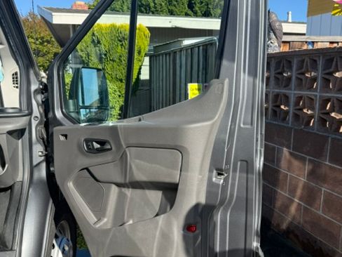 Used 2021 Ford Transit 250 Medium Roof AWD image 18