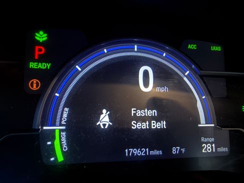 Used 2018 Honda Clarity Plug-In Hybrid image 11