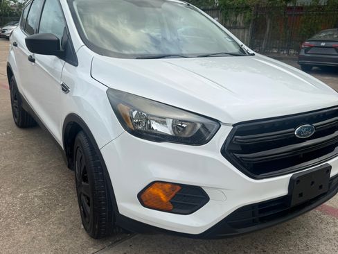 Used 2018 Ford Escape S image 1