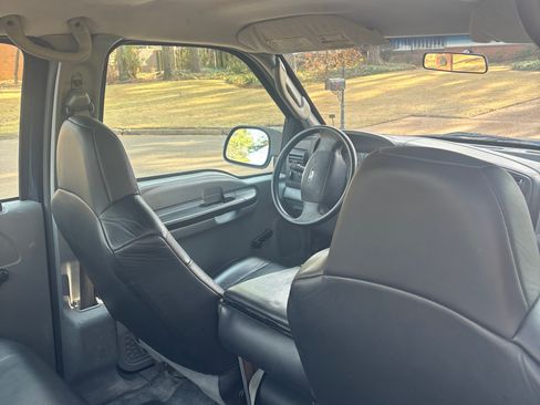 Used 2007 Ford F250 XLT image 10