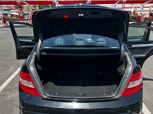 Used 2011 Mercedes-Benz C 300 Sedan image 8