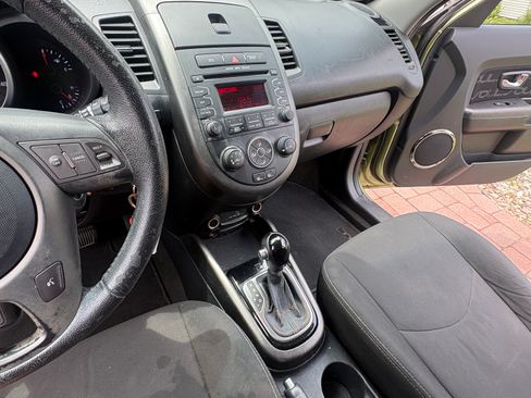 Used 2012 Kia Soul + FWD image 19