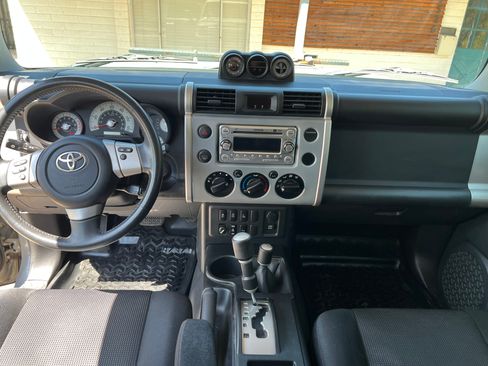Used 2014 Toyota FJ Cruiser 4WD w/ Upgrade Package image 8