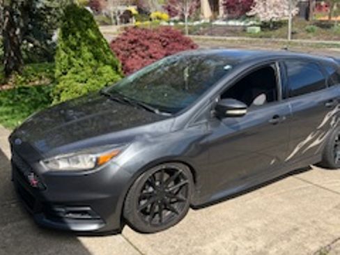 Used 2017 Ford Focus ST image 13