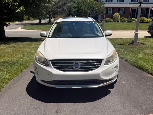 Used 2015 Volvo XC60 T5 AWD/4WD image 1