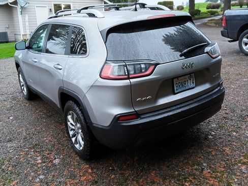 Used 2019 Jeep Cherokee Latitude Plus w/ Cold Weather Group image 8
