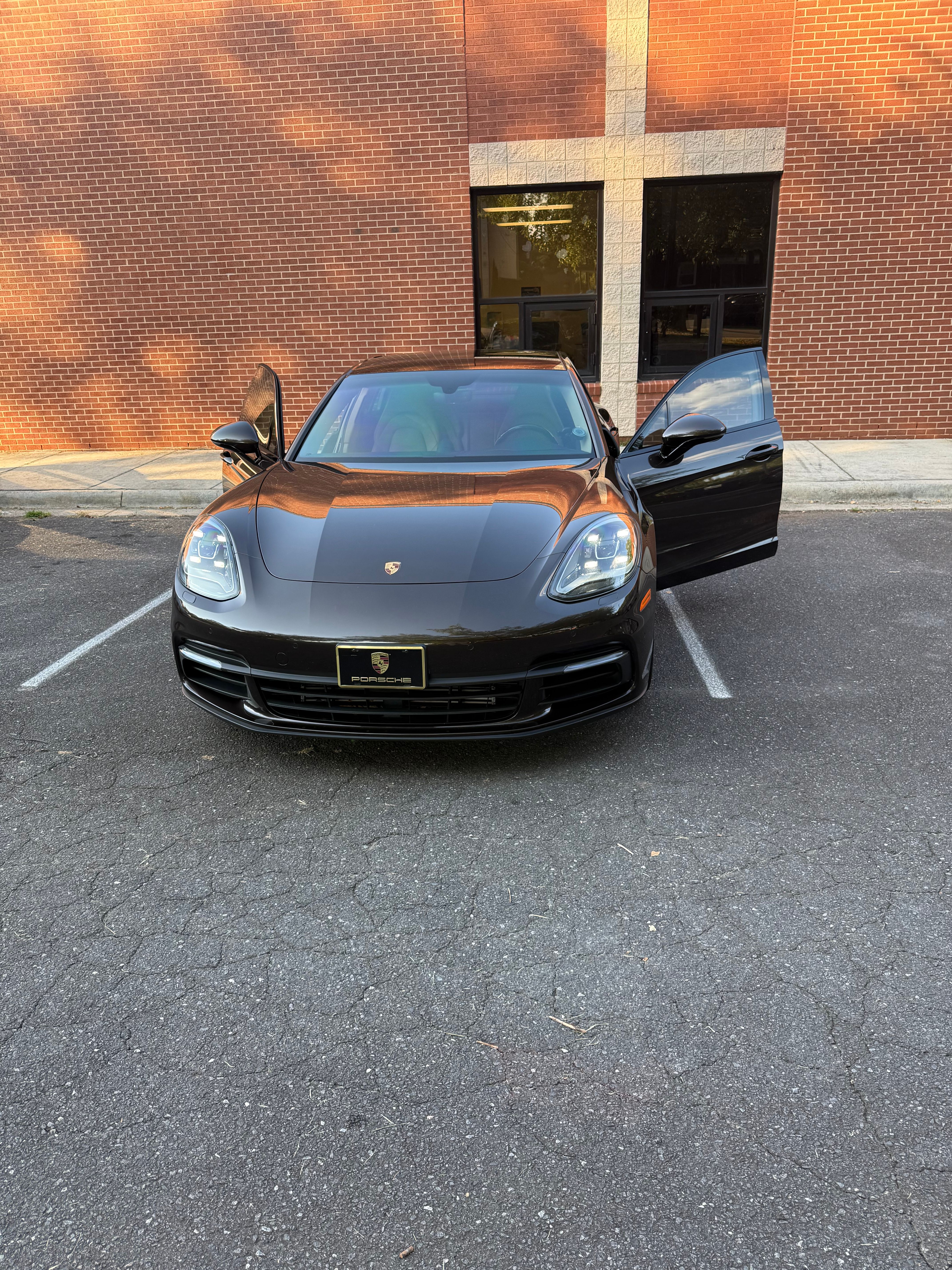Used 2018 Porsche Panamera 4 AWD/4WD image 1