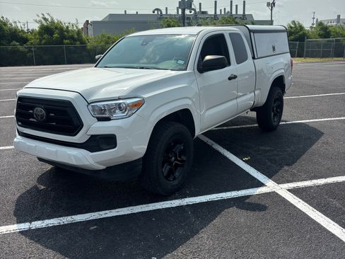 Used 2021 Toyota Tacoma SR RWD image 4
