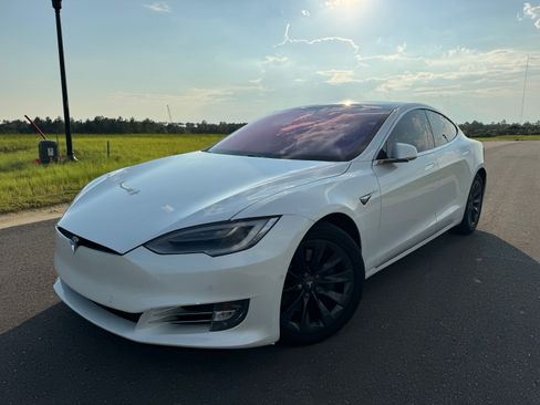 Used 2018 Tesla Model S 75D image 2