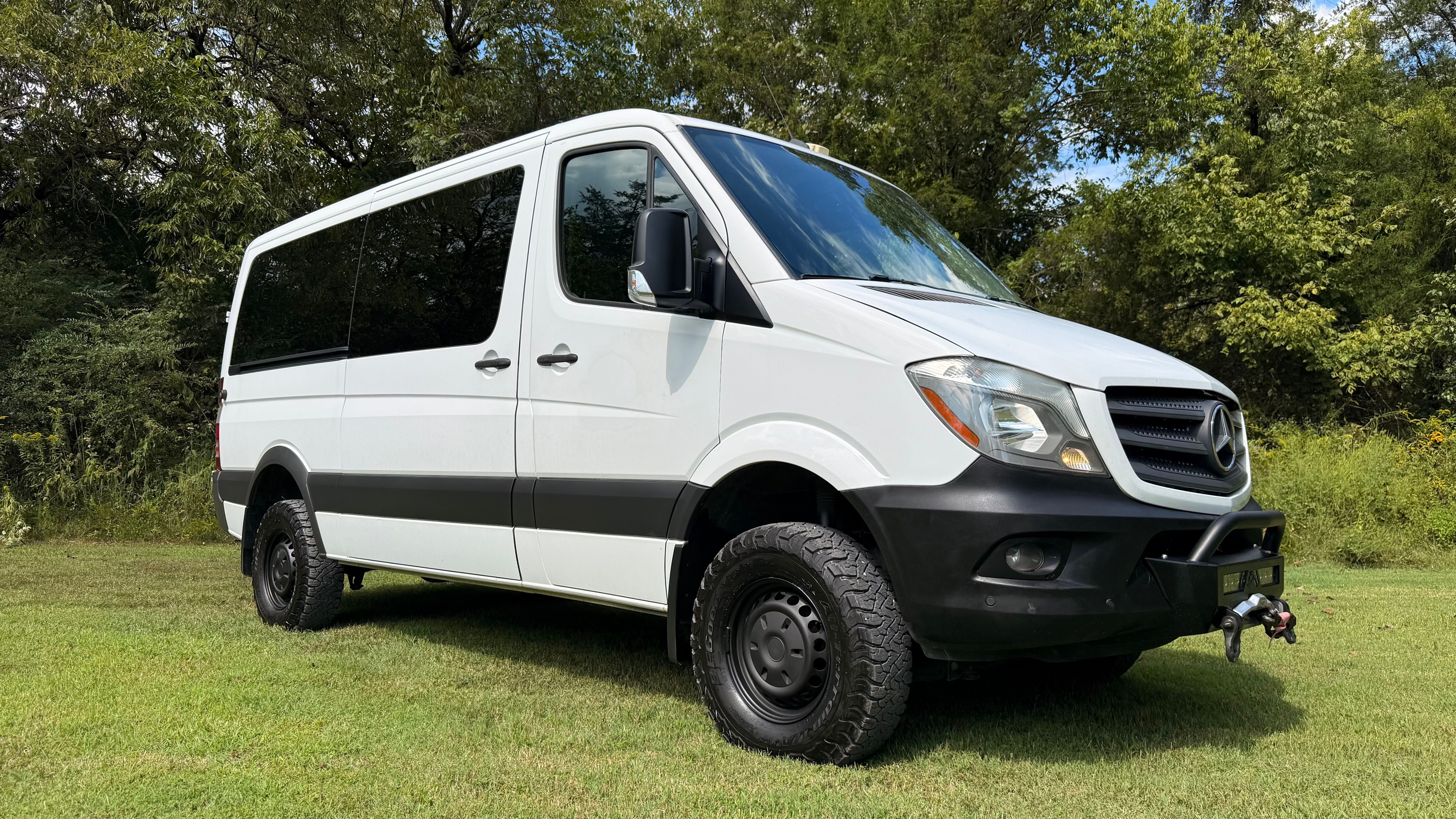 Used 2017 Freightliner Sprinter 2500 AWD/4WD image 9
