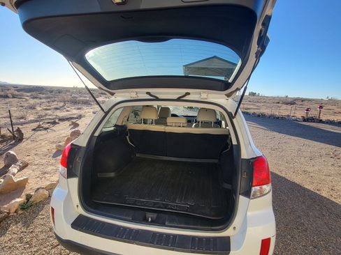 Used 2014 Subaru Outback 2.5i Limited image 9