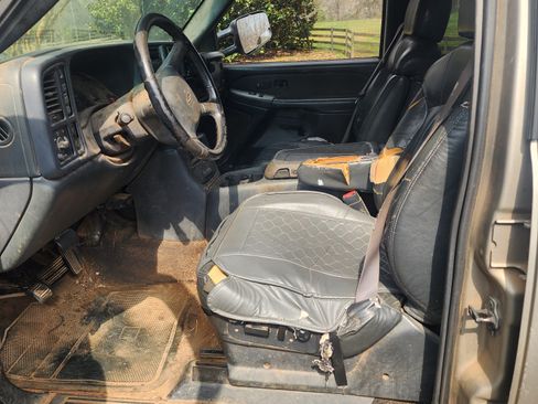 Used 2002 Chevrolet Silverado 3500 LT image 8