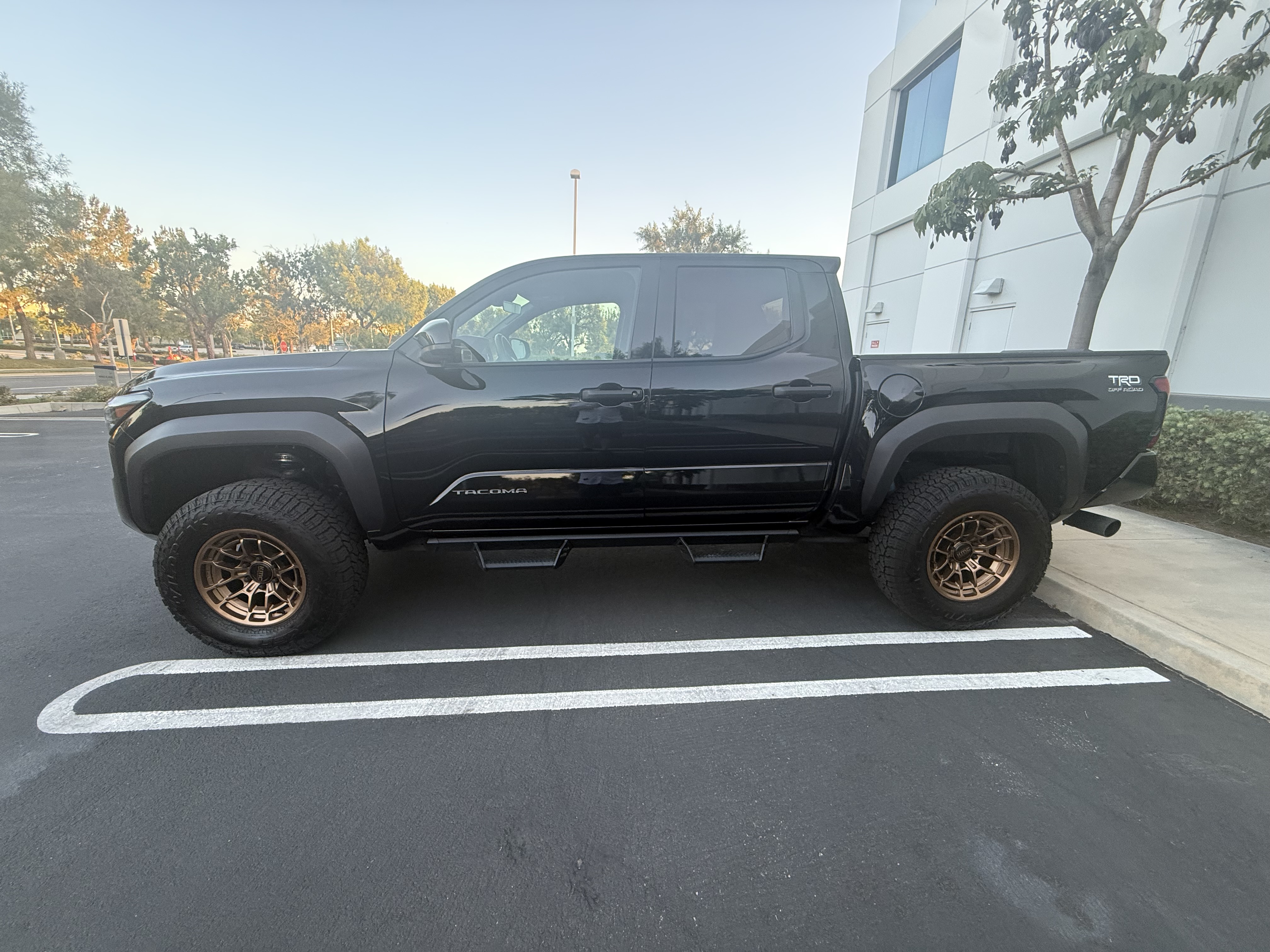 Used 2025 Toyota Tacoma TRD Off-Road AWD/4WD image 6