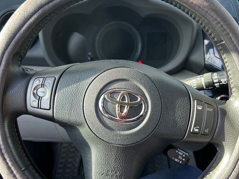 Used 2014 Toyota RAV4 EV FWD image 5