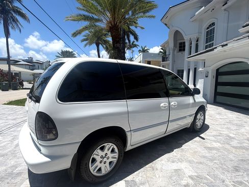 Used 1996 Dodge Caravan ES FWD image 8