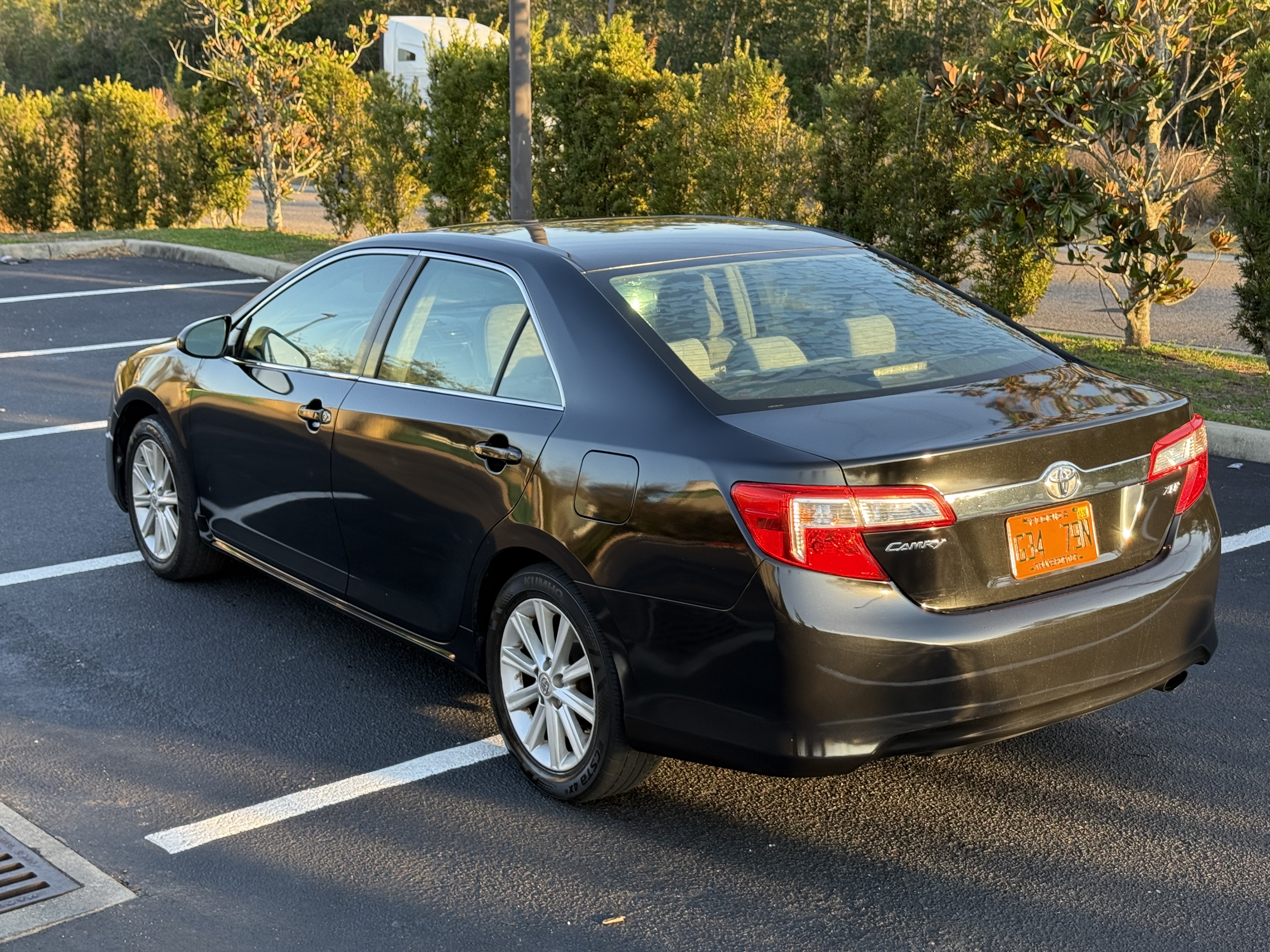 Used 2012 Toyota Camry XLE FWD image 6