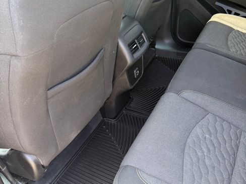 Used 2019 Chevrolet Equinox LT image 11