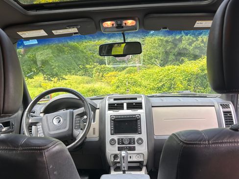 Used 2010 Mercury Mariner Premier AWD/4WD image 26