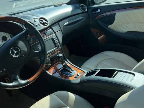 Used 2009 Mercedes-Benz CLK 350 Cabriolet image 8