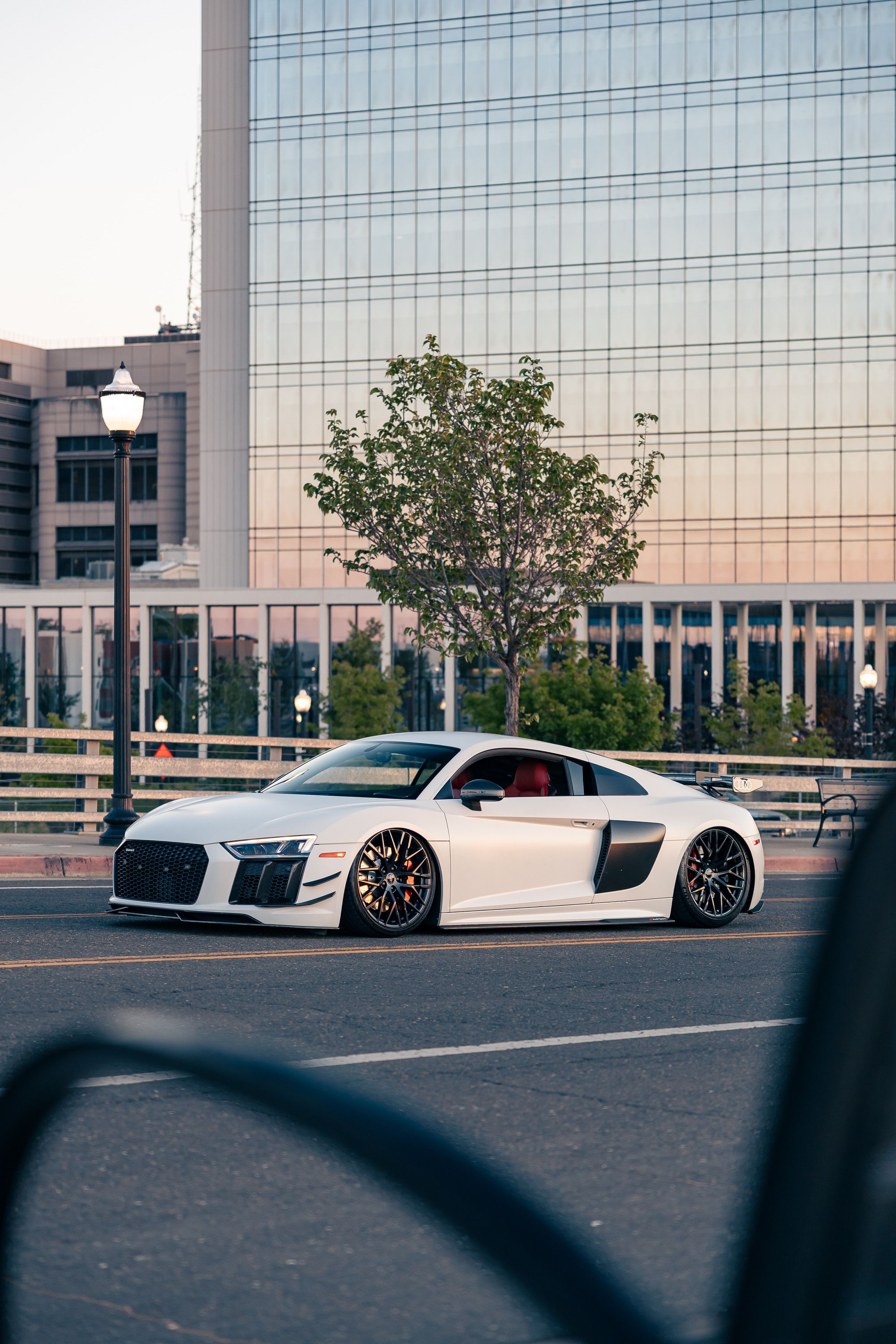 Used 2018 Audi R8 V10 w/ Premium Package RWD image 21