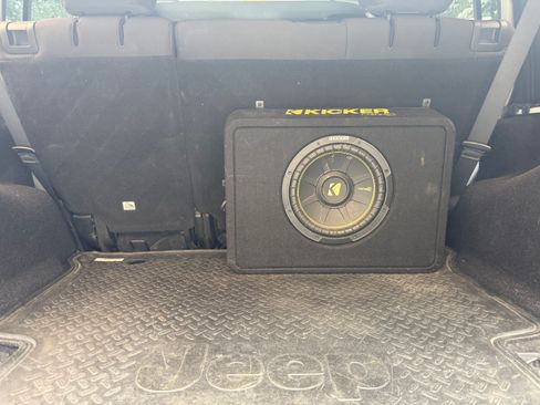 Used 2017 Jeep Wrangler Unlimited Sport AWD/4WD image 12