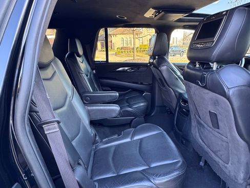 Used 2015 Cadillac Escalade Platinum image 15