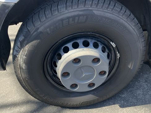 Used 2014 Mercedes-Benz Sprinter 3500 image 11