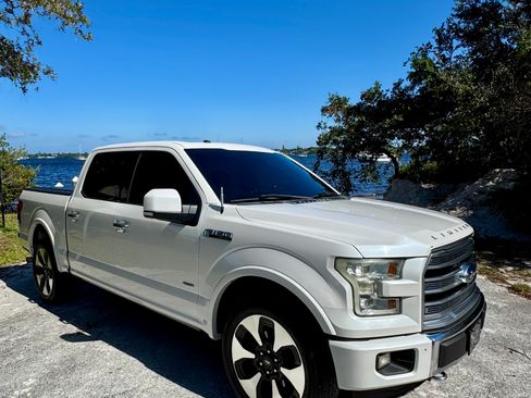 Used 2016 Ford F150 Limited w/ Trailer Tow Package image 12