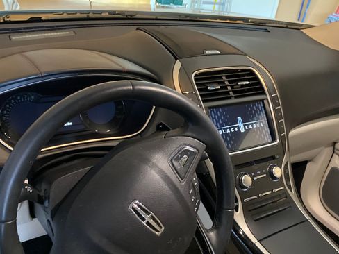 Used 2017 Lincoln MKX Black Label w/ Driver Assistance Package AWD/4WD image 4