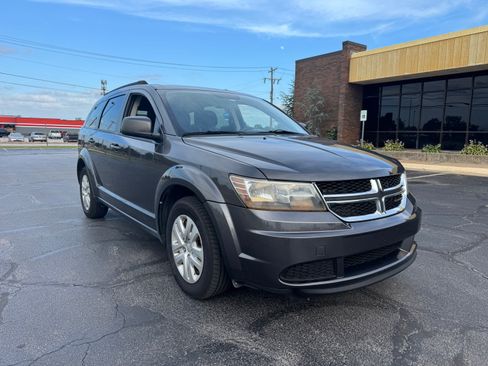 Used 2018 Dodge Journey SE FWD image 4
